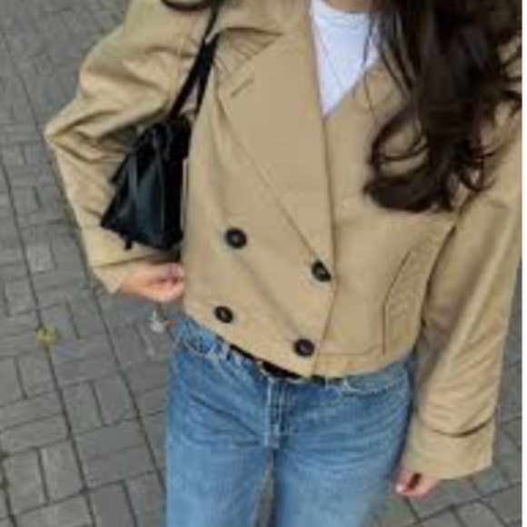 Cropped Trench Coat - Picture 2 of 4